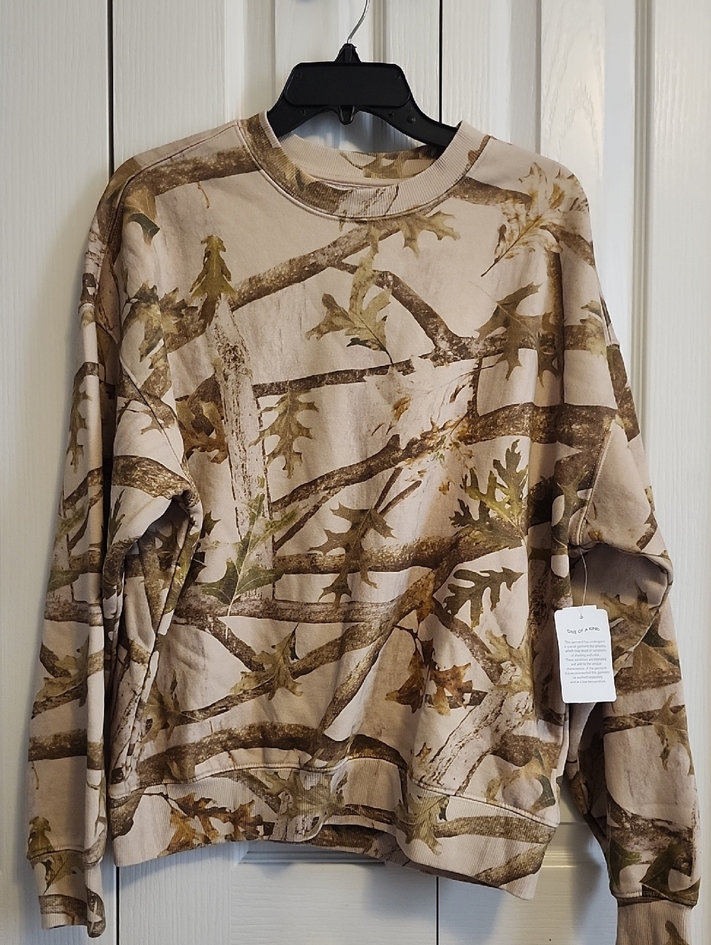 Camo Crewneck Sweatshirt in Beige & Olive